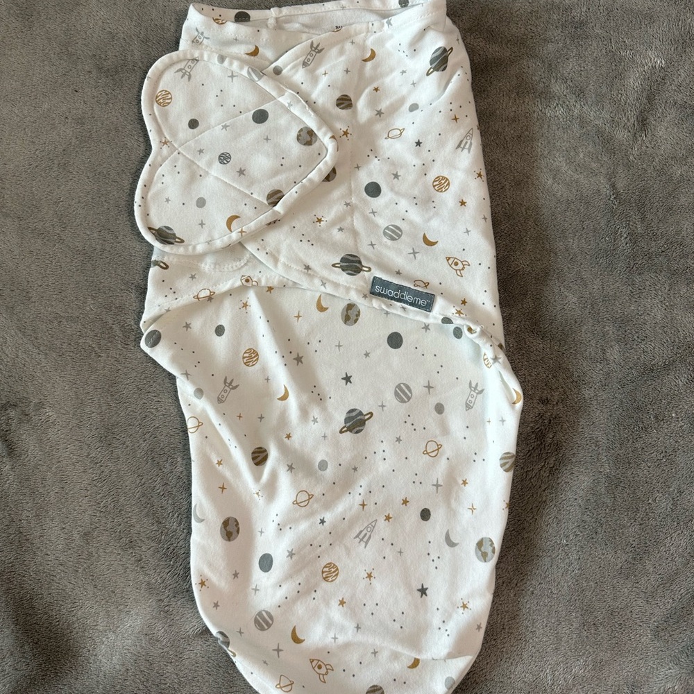 *NWOT* SwaddleMe Swaddle Wrap - Sunset Space S/M 0-3M